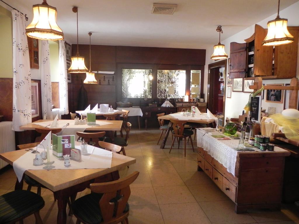 Gruener Baum Mini-hôtel Kirchberg am Wechsel
